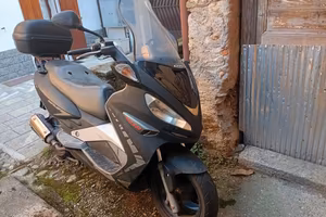 moto scooter medison Malaguti 250