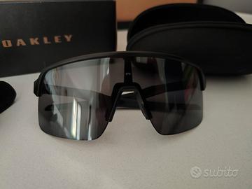 Sutro lite Oakley 9463 colore 9371