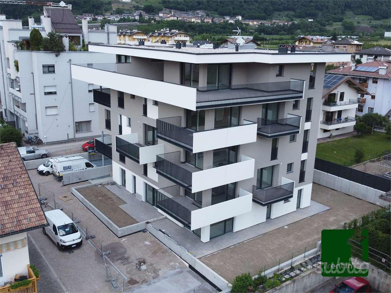 NUOVO APPARTAMENTO TRE STANZE CON GIARDINO - Vista 2