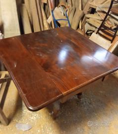 Tavolo in legno Noce