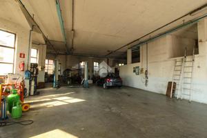 CAPANNONE A STEZZANO