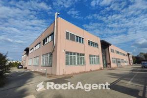 COMPLESSO DIREZIONALE A BOLOGNA - VIA ANTONIO CANO