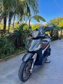 Piaggio Beverly 350