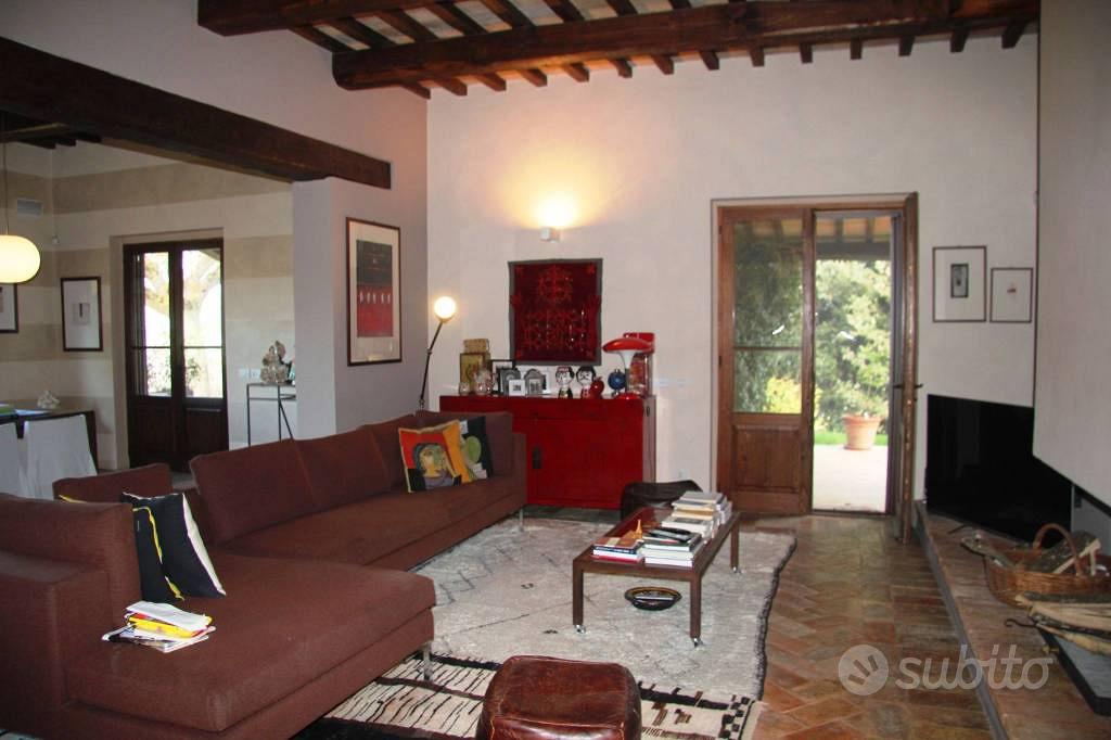 Rustico / Casale di 400 m² con più di 5 locali a M - Vista 5