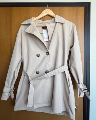 Trench beige con cintura