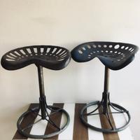 Coppia di sgabelli industriali in ferro sedile