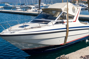Barca Rio 750 cabin
