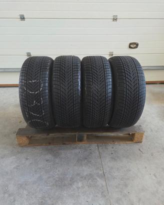 4 gomme Goodyear 215 55 17 invernali seminuove 