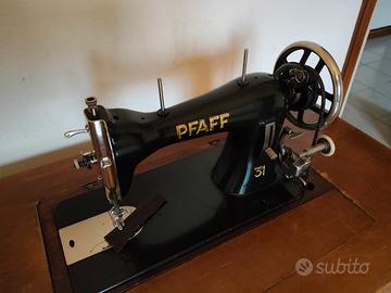 Macchina da cucire vintage PFAFF 31 con mobile