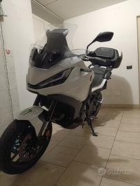 NT1100 cambio manuale + quick shifter