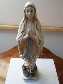 statuetta della Madonna di Lourdes in porcellana
