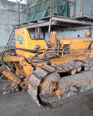 TRATTORE CINGOLO FIAT AD7 CON ARATRO DA SC