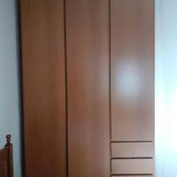 Armadio 3 ante noce chiaro con 4 cassetti
