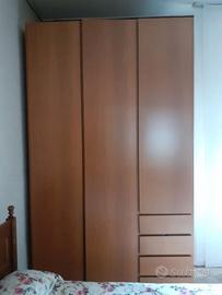 Armadio 3 ante noce chiaro con 4 cassetti