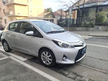 TOYOTA Yaris 1.5 Hybrid 5 porte Lounge
