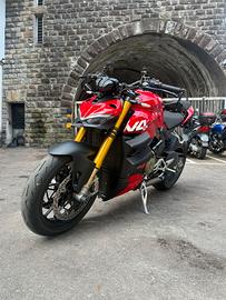 Ducati streetfighter v4s