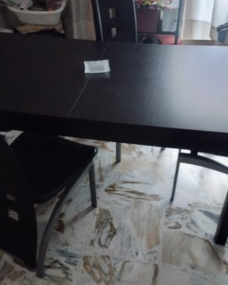 Tavolo in wangle da6 allungato diventa x 12