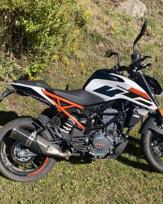 KTM Duke 125