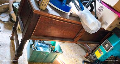 Scrivania in legno