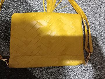 borsa in pelle gialla