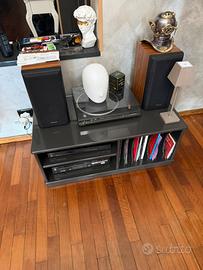 Mobile TV/stereo grigio laccato con ruote