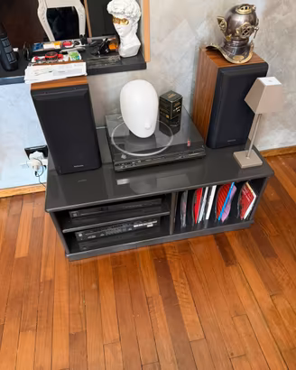 Mobile TV/stereo grigio laccato con ruote