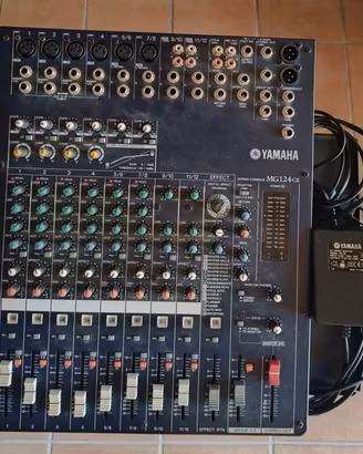 MIXER YAMAHA MG124cx