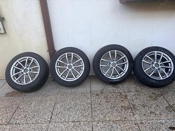 Gomme e cerchi invernali 205/55 R16 BMW + catene