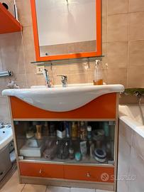 Mobile bagno completo di specchio e mensole