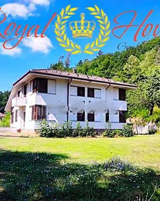 Villa di 632 m² con più di 5 locali e box auto dop