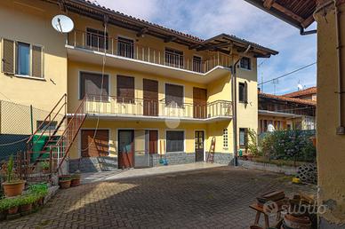 CASA SEMINDIPENDENTE A BOLLENGO