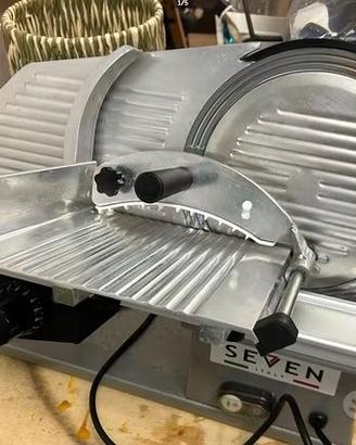Affettatrice Seven 250mm lama 25 cm