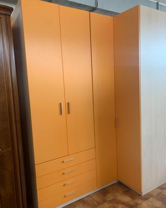 ARMADIO LEGNO CHIARO ARANCIO AD ANGOLO