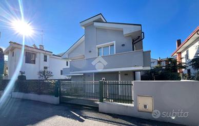 VILLA SINGOLA A PONTE SAN NICOLÒ