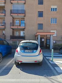 Lancia ypsilon gpl 2016 