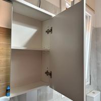 mobile da bagno con specchio e luce a led 