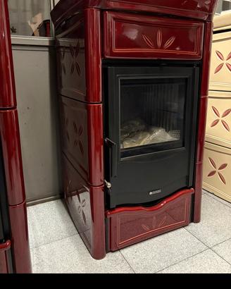 stufa a legna nordica Nicoletta 9 Kw maiolica.