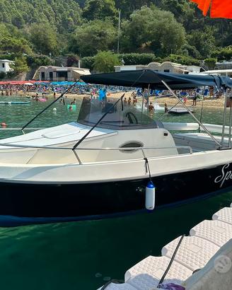 Barca Astra 23 Walkaround con Motore Diesel FNM 22