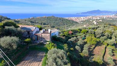 CASA DI CORTE A LAVAGNA