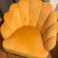 poltrona velluto giallo ocra
