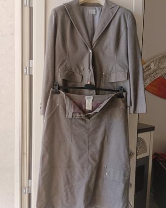 Elegante Tailleur con gonna. Oltre tg 50