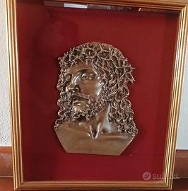 Quadro con Cristo con corona di spine, in bronzo.
