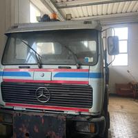 Mercedes 1619 ribaltabile con gru targa gialla
