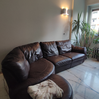 Divano Ikea in pelle con pouf