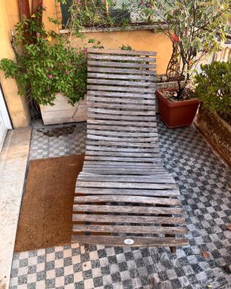 Sedia a dondolo di legno