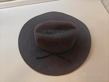 Cappello Di Anthony Peto