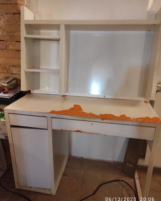 scrivania Ikea