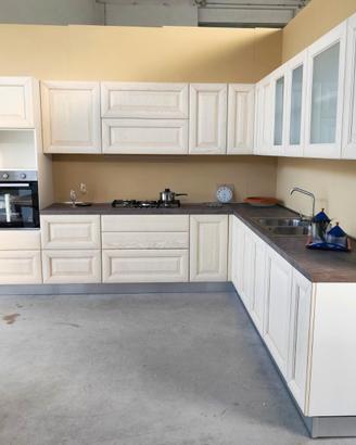 Cucina in legno NUOVA adattabile, fine serie!