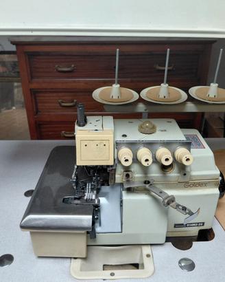 Macchina da cucire Goldex overlock usata