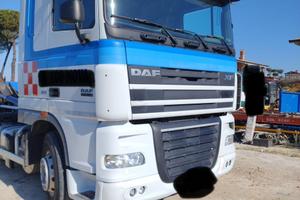 Motrice DAF 460 scarrabile